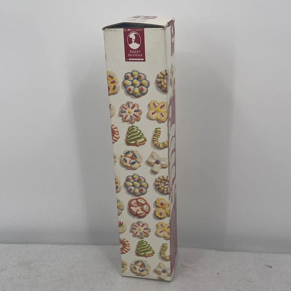 Bakers Advantage by Roshco Deluxe Cookie Press 20 Discs 6 Tips 28678 White Blue